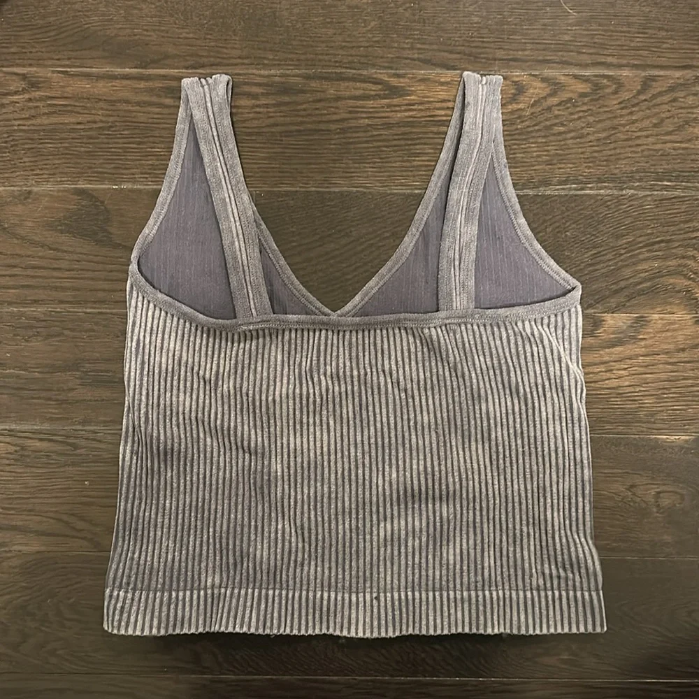 Gray Ribbed V-Neck Tank Top - Picture 2 of 3
